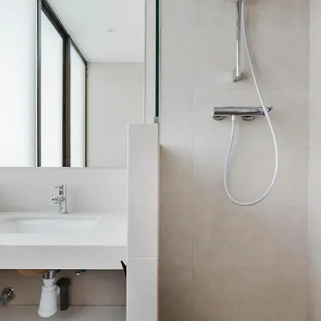 Blueground Galvany Furnished Penthouse Bcn-135 برشلونة