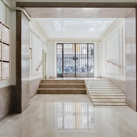 Blueground Galvany Furnished Penthouse Bcn-135 * Barcelone